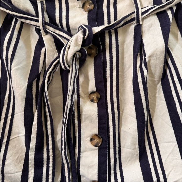 Woman’s mini skirt - Picture 4 of 4